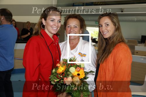 Ede, 26 April 2024
Koninklijke onderscheidingen voor
Marcel Boekhoorn enMarlies Boekhoorn
Burgemeester Rene Verhulst
Marlies Boekhoorn met haar dochters