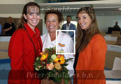 Ede, 26 April 2024
Koninklijke onderscheidingen voor
Marcel Boekhoorn enMarlies Boekhoorn
Burgemeester Rene Verhulst
Marlies Boekhoorn met haar dochters