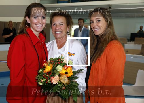 Ede, 26 April 2024
Koninklijke onderscheidingen voor
Marcel Boekhoorn enMarlies Boekhoorn
Burgemeester Rene Verhulst
Marlies Boekhoorn met haar dochters