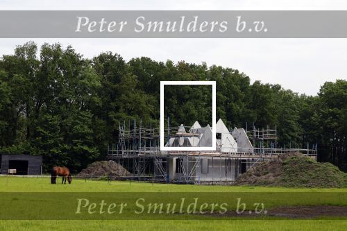 Noordwijkerhout 16 mei 2024
Martien Meiland en Erica Meiland laten een nieuwe villa bouwen op een landgoed in Noordwijkerhout.