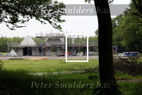 Noordwijkerhout 16 mei 2024
Martien Meiland en Erica Meiland laten een nieuwe villa bouwen op een landgoed in Noordwijkerhout.