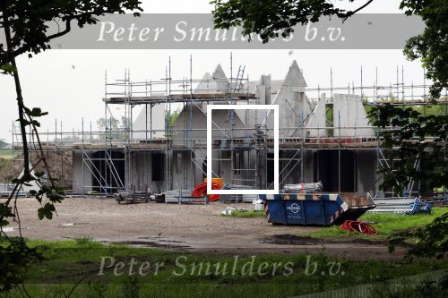Noordwijkerhout 16 mei 2024
Martien Meiland en Erica Meiland laten een nieuwe villa bouwen op een landgoed in Noordwijkerhout.