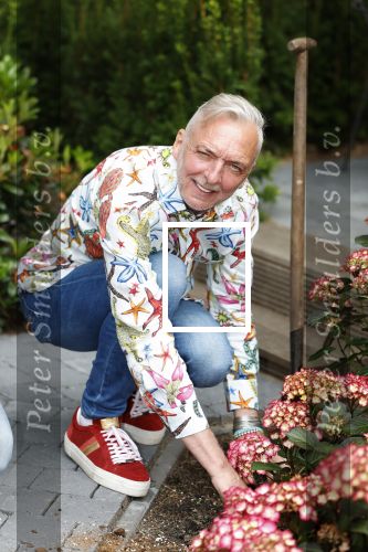 Noordwijk 24 mei 2024
Erica Meiland en Martien Meiland planten bijzondere hortensiaâ€™s in de tuin van hun Boutique Pension Code RosÃ©.