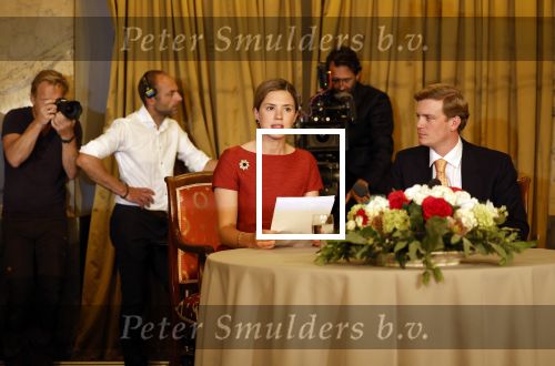 Soestdijk 13 september 2023
Opnames videoland serie Maxima op paleis Soestijk.
Martijn Lakemeier (Willem Alexander) Delfina Chaves (Maxima) Elsie de Brauw ( Beatrix)  Sebastian Koch en Jacob Derwig zijn aanwezig.