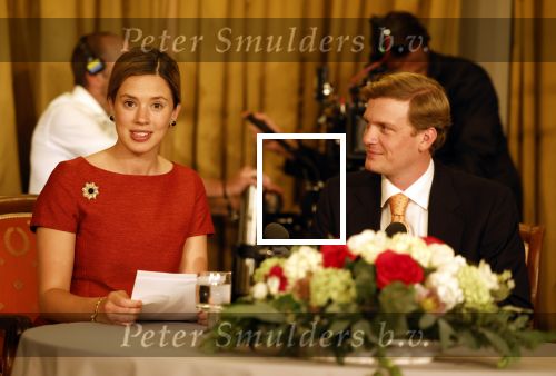 Soestdijk 13 september 2023
Opnames videoland serie Maxima op paleis Soestijk.
Martijn Lakemeier (Willem Alexander) Delfina Chaves (Maxima) Elsie de Brauw ( Beatrix)  Sebastian Koch en Jacob Derwig zijn aanwezig.