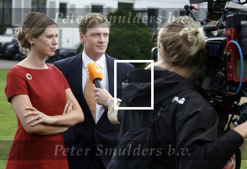 Soestdijk 13 september 2023
Opnames videoland serie Maxima op paleis Soestijk.
Martijn Lakemeier (Willem Alexander) Delfina Chaves (Maxima) Elsie de Brauw ( Beatrix)  Sebastian Koch en Jacob Derwig zijn aanwezig.