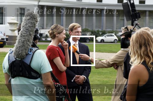 Soestdijk 13 september 2023
Opnames videoland serie Maxima op paleis Soestijk.
Martijn Lakemeier (Willem Alexander) Delfina Chaves (Maxima) Elsie de Brauw ( Beatrix)  Sebastian Koch en Jacob Derwig zijn aanwezig.