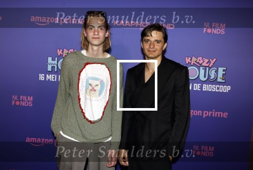 Amsterdam 13 mei 2024
Premiere Crazy House in Tuschinski. De cast met oa Alicia Silverstone Gaite Jansen Matti Stooker Chris Peters Victoria Koblenko Maarten Swart en Steffen Haars . Greg Shapiro presenteert de avond.