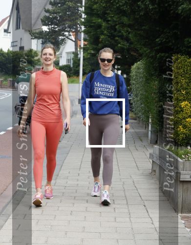 Noordwijk 23 mei 2024
Maxime Meiland en haar zus Montana Meiland zijn na het sporten nog even een kopje koffie gaan drinken bij hun ouders Martien en Erica meiland.