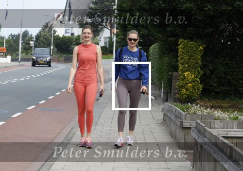 Noordwijk 23 mei 2024
Maxime Meiland en haar zus Montana Meiland zijn na het sporten nog even een kopje koffie gaan drinken bij hun ouders Martien en Erica meiland.
