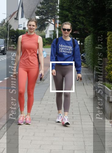 Noordwijk 23 mei 2024
Maxime Meiland en haar zus Montana Meiland zijn na het sporten nog even een kopje koffie gaan drinken bij hun ouders Martien en Erica meiland.