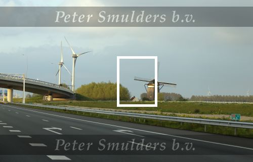 Ergens in NL 5 mei 2023
Een windturbine en een ouderwetse molen