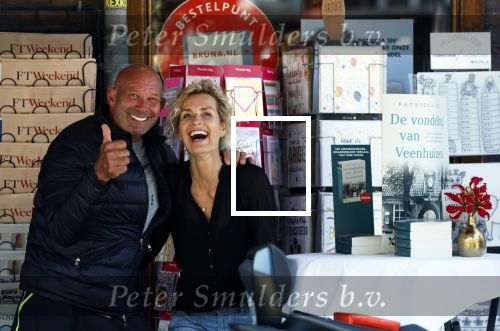 Amsterdam 11 mei 2024
Schrijfster Patricia Snel bij signeersessie met grote fan Tim di Grasso