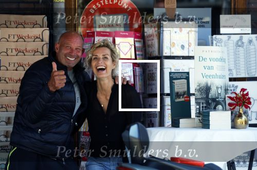 Amsterdam 11 mei 2024
Schrijfster Patricia Snel bij signeersessie met grote fan Tim di Grasso