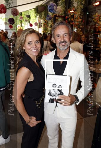 Amsterdam 22 mei 2024
Presentatie Dag Een Fitfoodgids bij Ron\'s Gastrobar. Patrick Janssen en partner Babette Janssen