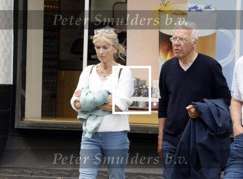 Amsterdam 15 mei 2024
Paul Witteman en zijn vrouw wandelend door Amsterdam zuid.