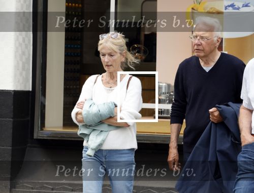 Amsterdam 15 mei 2024
Paul Witteman en zijn vrouw wandelend door Amsterdam zuid.