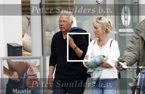 Amsterdam 15 mei 2024
Paul Witteman en zijn vrouw wandelend door Amsterdam zuid.