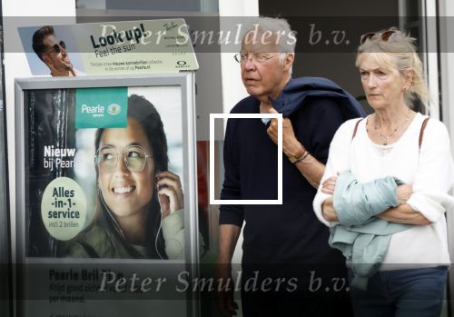 Amsterdam 15 mei 2024
Paul Witteman en zijn vrouw wandelend door Amsterdam zuid.
