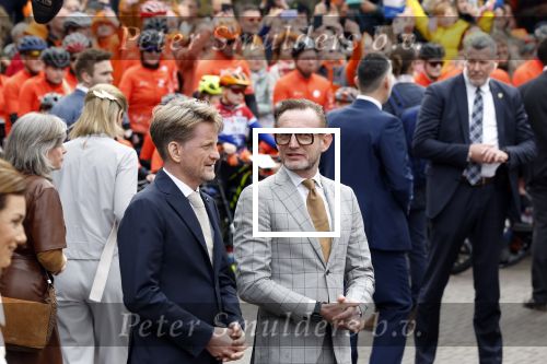 Emmen 27 april 2024
Koningsdag in Emmen met de koninklijke familie . Aanwezig bKoning Willem Alexander Koningin Maxima Prinses Amalia Prinses Alexia Prinses Ariane Prins Constantijn Prinses laurentien Prins Bernhard Prinses Annette Prins Maurits Prinses Marilene Prins Pieter Christiaan Prinses Anita Prins Floris en Prinses Aimee.