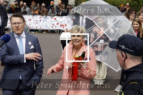 Emmen 27 april 2024
Koningsdag in Emmen met de koninklijke familie . Aanwezig bKoning Willem Alexander Koningin Maxima Prinses Amalia Prinses Alexia Prinses Ariane Prins Constantijn Prinses laurentien Prins Bernhard Prinses Annette Prins Maurits Prinses Marilene Prins Pieter Christiaan Prinses Anita Prins Floris en Prinses Aimee.