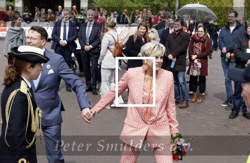 Emmen 27 april 2024
Koningsdag in Emmen met de koninklijke familie . Aanwezig bKoning Willem Alexander Koningin Maxima Prinses Amalia Prinses Alexia Prinses Ariane Prins Constantijn Prinses laurentien Prins Bernhard Prinses Annette Prins Maurits Prinses Marilene Prins Pieter Christiaan Prinses Anita Prins Floris en Prinses Aimee.