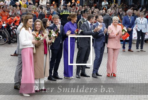 Emmen 27 april 2024
Koningsdag in Emmen met de koninklijke familie . Aanwezig bKoning Willem Alexander Koningin Maxima Prinses Amalia Prinses Alexia Prinses Ariane Prins Constantijn Prinses laurentien Prins Bernhard Prinses Annette Prins Maurits Prinses Marilene Prins Pieter Christiaan Prinses Anita Prins Floris en Prinses Aimee.