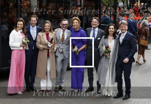 Emmen 27 april 2024
Koningsdag in Emmen met de koninklijke familie . Aanwezig bKoning Willem Alexander Koningin Maxima Prinses Amalia Prinses Alexia Prinses Ariane Prins Constantijn Prinses laurentien Prins Bernhard Prinses Annette Prins Maurits Prinses Marilene Prins Pieter Christiaan Prinses Anita Prins Floris en Prinses Aimee.