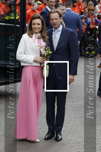 Emmen 27 april 2024
Koningsdag in Emmen met de koninklijke familie . Aanwezig bKoning Willem Alexander Koningin Maxima Prinses Amalia Prinses Alexia Prinses Ariane Prins Constantijn Prinses laurentien Prins Bernhard Prinses Annette Prins Maurits Prinses Marilene Prins Pieter Christiaan Prinses Anita Prins Floris en Prinses Aimee.
