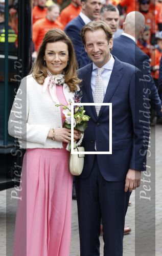Emmen 27 april 2024
Koningsdag in Emmen met de koninklijke familie . Aanwezig bKoning Willem Alexander Koningin Maxima Prinses Amalia Prinses Alexia Prinses Ariane Prins Constantijn Prinses laurentien Prins Bernhard Prinses Annette Prins Maurits Prinses Marilene Prins Pieter Christiaan Prinses Anita Prins Floris en Prinses Aimee.