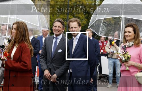 Emmen 27 april 2024
Koningsdag in Emmen met de koninklijke familie . Aanwezig bKoning Willem Alexander Koningin Maxima Prinses Amalia Prinses Alexia Prinses Ariane Prins Constantijn Prinses laurentien Prins Bernhard Prinses Annette Prins Maurits Prinses Marilene Prins Pieter Christiaan Prinses Anita Prins Floris en Prinses Aimee.