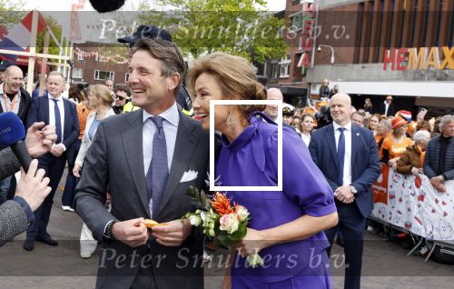 Emmen 27 april 2024
Koningsdag in Emmen met de koninklijke familie . Aanwezig bKoning Willem Alexander Koningin Maxima Prinses Amalia Prinses Alexia Prinses Ariane Prins Constantijn Prinses laurentien Prins Bernhard Prinses Annette Prins Maurits Prinses Marilene Prins Pieter Christiaan Prinses Anita Prins Floris en Prinses Aimee.