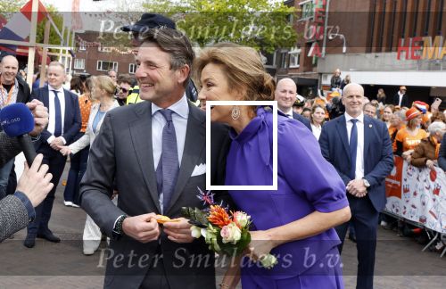 Emmen 27 april 2024
Koningsdag in Emmen met de koninklijke familie . Aanwezig bKoning Willem Alexander Koningin Maxima Prinses Amalia Prinses Alexia Prinses Ariane Prins Constantijn Prinses laurentien Prins Bernhard Prinses Annette Prins Maurits Prinses Marilene Prins Pieter Christiaan Prinses Anita Prins Floris en Prinses Aimee.