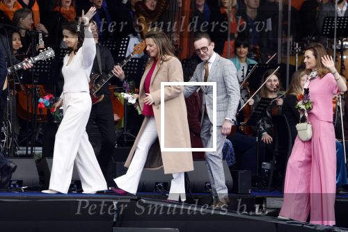 Emmen 27 april 2024
Koningsdag in Emmen met de koninklijke familie . Aanwezig bKoning Willem Alexander Koningin Maxima Prinses Amalia Prinses Alexia Prinses Ariane Prins Constantijn Prinses laurentien Prins Bernhard Prinses Annette Prins Maurits Prinses Marilene Prins Pieter Christiaan Prinses Anita Prins Floris en Prinses Aimee.