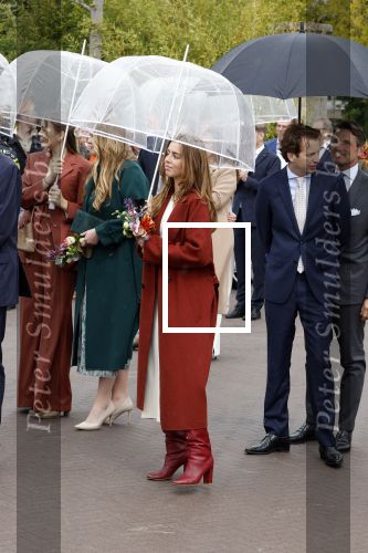 Emmen 27 april 2024
Koningsdag in Emmen met de koninklijke familie . Aanwezig bKoning Willem Alexander Koningin Maxima Prinses Amalia Prinses Alexia Prinses Ariane Prins Constantijn Prinses laurentien Prins Bernhard Prinses Annette Prins Maurits Prinses Marilene Prins Pieter Christiaan Prinses Anita Prins Floris en Prinses Aimee.