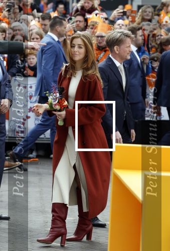 Emmen 27 april 2024
Koningsdag in Emmen met de koninklijke familie . Aanwezig bKoning Willem Alexander Koningin Maxima Prinses Amalia Prinses Alexia Prinses Ariane Prins Constantijn Prinses laurentien Prins Bernhard Prinses Annette Prins Maurits Prinses Marilene Prins Pieter Christiaan Prinses Anita Prins Floris en Prinses Aimee.
