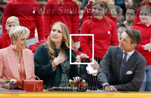 Emmen 27 april 2024
Koningsdag in Emmen met de koninklijke familie . Aanwezig bKoning Willem Alexander Koningin Maxima Prinses Amalia Prinses Alexia Prinses Ariane Prins Constantijn Prinses laurentien Prins Bernhard Prinses Annette Prins Maurits Prinses Marilene Prins Pieter Christiaan Prinses Anita Prins Floris en Prinses Aimee.