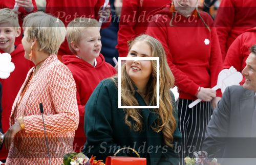 Emmen 27 april 2024
Koningsdag in Emmen met de koninklijke familie . Aanwezig bKoning Willem Alexander Koningin Maxima Prinses Amalia Prinses Alexia Prinses Ariane Prins Constantijn Prinses laurentien Prins Bernhard Prinses Annette Prins Maurits Prinses Marilene Prins Pieter Christiaan Prinses Anita Prins Floris en Prinses Aimee.