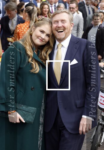 Emmen 27 april 2024
Koningsdag in Emmen met de koninklijke familie . Aanwezig bKoning Willem Alexander Koningin Maxima Prinses Amalia Prinses Alexia Prinses Ariane Prins Constantijn Prinses laurentien Prins Bernhard Prinses Annette Prins Maurits Prinses Marilene Prins Pieter Christiaan Prinses Anita Prins Floris en Prinses Aimee.