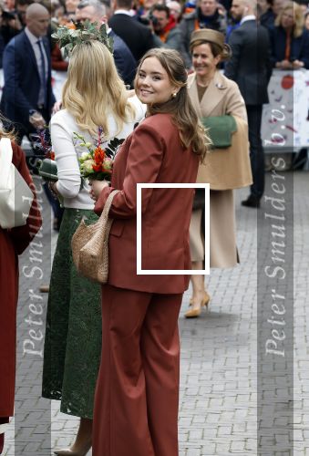 Emmen 27 april 2024
Koningsdag in Emmen met de koninklijke familie . Aanwezig bKoning Willem Alexander Koningin Maxima Prinses Amalia Prinses Alexia Prinses Ariane Prins Constantijn Prinses laurentien Prins Bernhard Prinses Annette Prins Maurits Prinses Marilene Prins Pieter Christiaan Prinses Anita Prins Floris en Prinses Aimee.