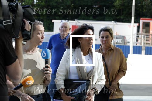 Amsterdam 14 mei 2024
Rechtszaak Rachel Hazes en Marieke v Beek . Verder aanwezig Rob Israel Advocaat Royce de Vries Ricardo Klaverdijk en Bernhard Tomlow. Zaak speelt zich af in Rechtbank Amsterdam