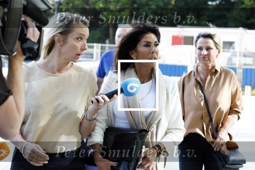 Amsterdam 14 mei 2024
Rechtszaak Rachel Hazes en Marieke v Beek . Verder aanwezig Rob Israel Advocaat Royce de Vries Ricardo Klaverdijk en Bernhard Tomlow. Zaak speelt zich af in Rechtbank Amsterdam