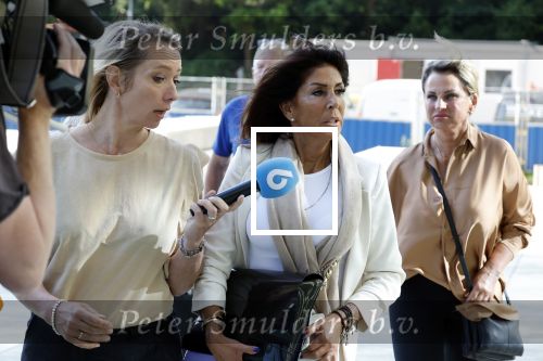 Amsterdam 14 mei 2024
Rechtszaak Rachel Hazes en Marieke v Beek . Verder aanwezig Rob Israel Advocaat Royce de Vries Ricardo Klaverdijk en Bernhard Tomlow. Zaak speelt zich af in Rechtbank Amsterdam