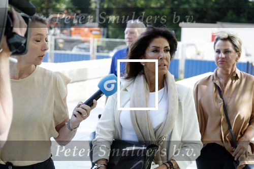 Amsterdam 14 mei 2024
Rechtszaak Rachel Hazes en Marieke v Beek . Verder aanwezig Rob Israel Advocaat Royce de Vries Ricardo Klaverdijk en Bernhard Tomlow. Zaak speelt zich af in Rechtbank Amsterdam
