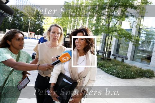 Amsterdam 14 mei 2024
Rechtszaak Rachel Hazes en Marieke v Beek . Verder aanwezig Rob Israel Advocaat Royce de Vries Ricardo Klaverdijk en Bernhard Tomlow. Zaak speelt zich af in Rechtbank Amsterdam