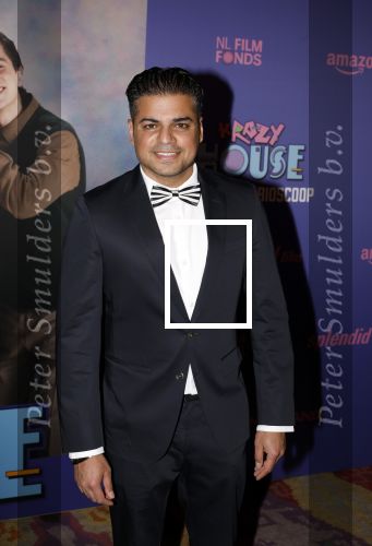 Amsterdam 13 mei 2024
Premiere Crazy House in Tuschinski. De cast met oa Alicia Silverstone Gaite Jansen Matti Stooker Chris Peters Victoria Koblenko Maarten Swart en Steffen Haars . Greg Shapiro presenteert de avond. Rayen Panday