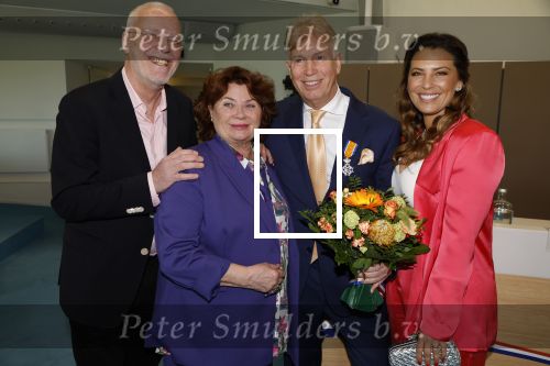 Ede, 26 April 2024
Koninklijke onderscheidingen voor
Marcel Boekhoorn enMarlies Boekhoorn
Burgemeester Rene Verhulst
Rebecca Cabau v Kasbergen met moeder en Marcel Boekhoorn