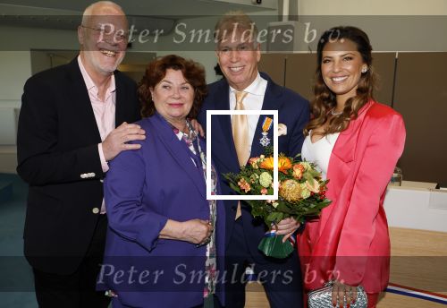 Ede, 26 April 2024
Koninklijke onderscheidingen voor
Marcel Boekhoorn enMarlies Boekhoorn
Burgemeester Rene Verhulst
Rebecca Cabau v Kasbergen met moeder en Marcel Boekhoorn