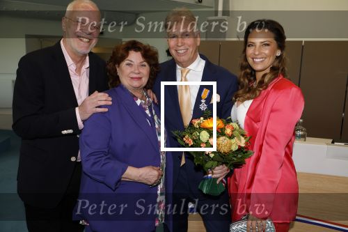 Ede, 26 April 2024
Koninklijke onderscheidingen voor
Marcel Boekhoorn enMarlies Boekhoorn
Burgemeester Rene Verhulst
Rebecca Cabau v Kasbergen met moeder en Marcel Boekhoorn