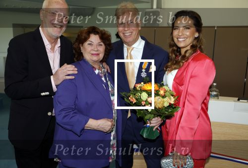 Ede, 26 April 2024
Koninklijke onderscheidingen voor
Marcel Boekhoorn enMarlies Boekhoorn
Burgemeester Rene Verhulst
Rebecca Cabau v Kasbergen met moeder en Marcel Boekhoorn